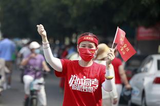 鲁媒：克雷桑踩场未参与互动环节，客战海港刘世博预计继续首发